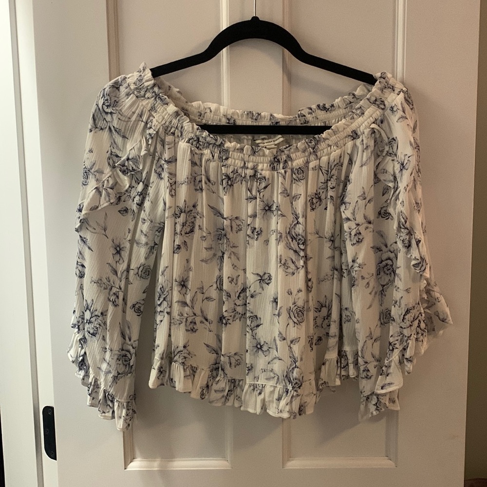 American Eagle off the shoulder top